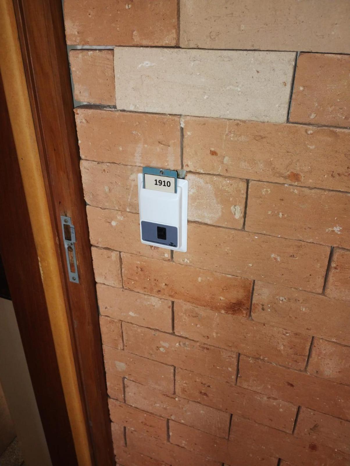 Apto-flat Privado Com Cozinha, Lavanderia, Banheiro Com Ducha E Garagem Apartment *